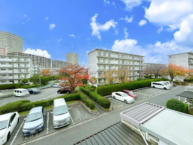 北側サッシからの眺望（サッシは全室複層ガラスになっております）