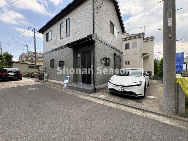 新湘南バイパス「茅ヶ崎中央IC」お車2分！コンビニ（徒歩6分）　　暮らしやすさもお墨付きですよ♪　