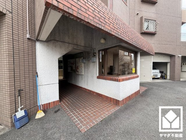 客間にも、ワークスペースにも、家族のくつろぎ空間にも。暮らしに寄り添う、自由に使える和室。
