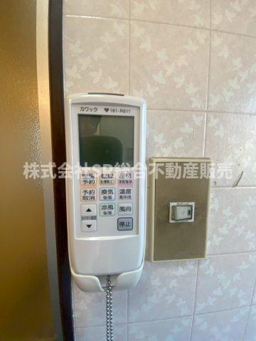 浴室乾燥機があり雨の日には洗濯物を乾燥できるので便利です♪