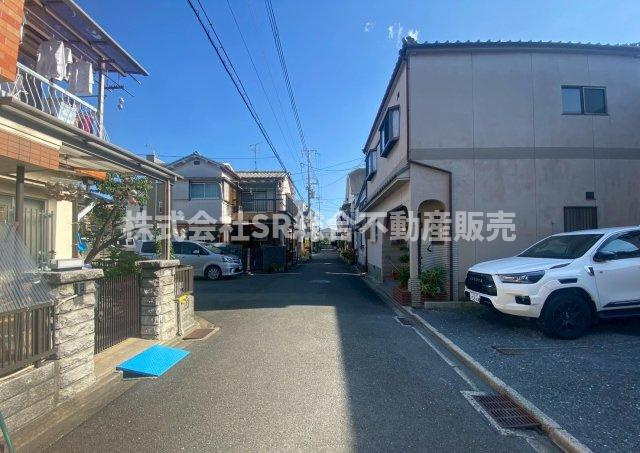 前面道路含む現地写真です