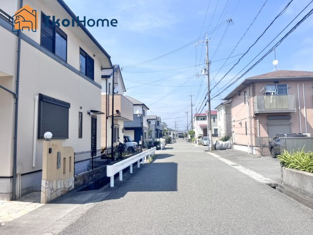 交通量が少ないので静かです。小さなお子様がいるご家庭はご安心できると思います。        　