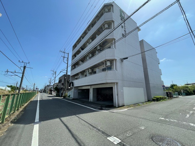 道路までの距離や建物のサイズ感も実際の現地を確認下さい。　