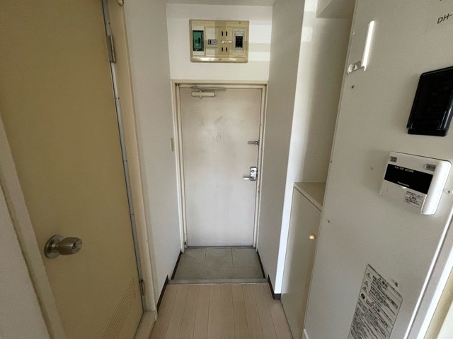 清潔感あふれる玄関ホールです。　