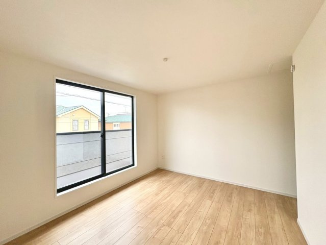 洋室7.7帖・収納付きで、お部屋がすっきり片付きます