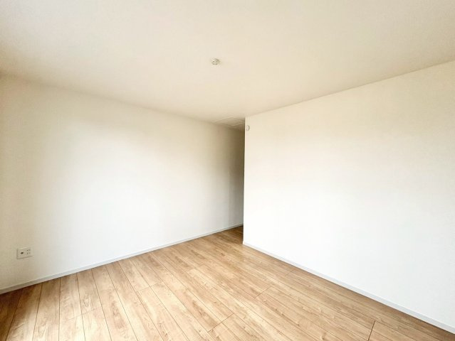 洋室7.7帖・収納付きで、お部屋がすっきり片付きます