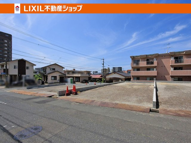交通量が少ないので車の出し入れが楽々です。