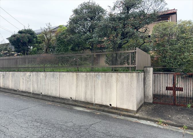 隣家の土地はどうなっているのか、生活利便施設が近くにあるのか、学校まで近いかなど、お客様のライフスタイルにあわせたイメージが重要です。また、近くにあると困る施設が近くにないかも確認するといいでしょう。