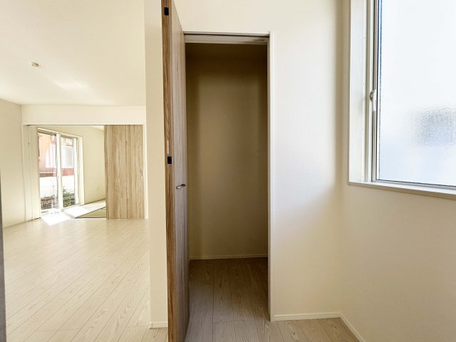 キッチンのパントリー収納。（施工例）