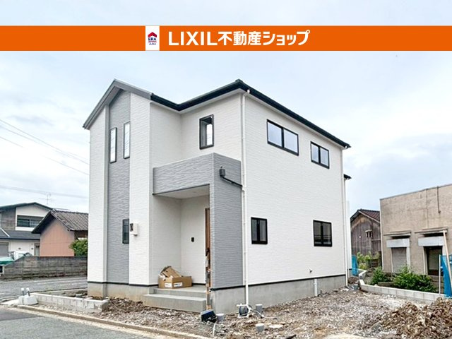 4L18.7帖LDK。パントリー+WIC+FC。大容量収納物件。土地面積は約49坪。建物面積：33坪。