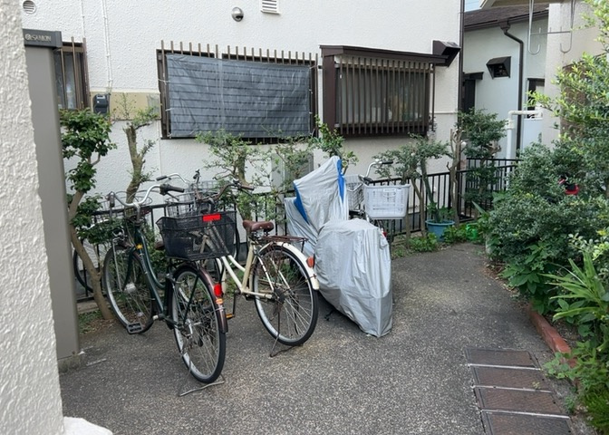 マンションの駐輪場は、事前に空きがあるか確認を取ると安心です。せっかく入居したのに駐輪スペースがない！なんてことになったら大変ですよね。そこで、内見時や購入前にはまず事前に確認しておくと良いでしょう。
