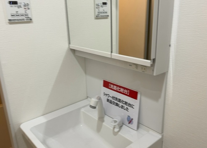 洗面化粧台では顔を洗ったり、身だしなみを整えることが本来の使い方ですが、用途によっては洗面化粧台に求められる機能が違ってくるため、ご自身や家族のライフスタイルに合ったものを選ぶことをおすすめ致します。