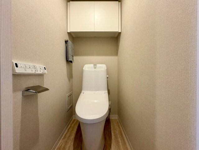 クローゼット完備で家具の配置がしやすいスッキリとした間取り。お部屋を広く使えます。