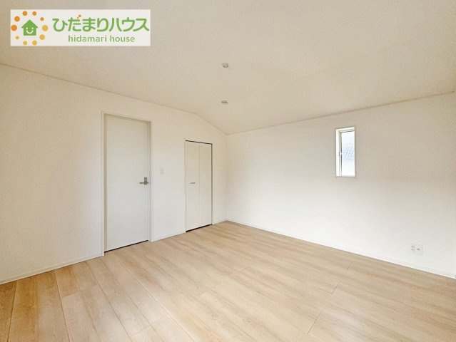 ゆとりのある主寝室！ご家族全員で寝れちゃいます♪