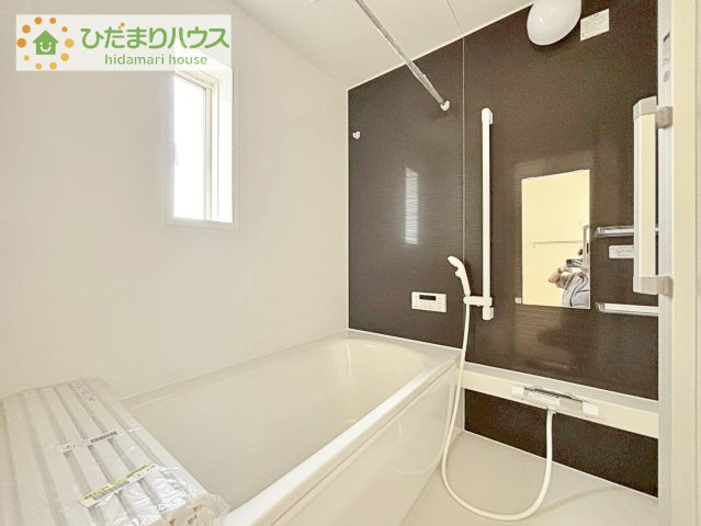 疲れが癒せる大きなバスタブ♪帰りが遅いご家族の方も気持ちよく入浴頂ける追焚き機能など設備も整っております(^^)