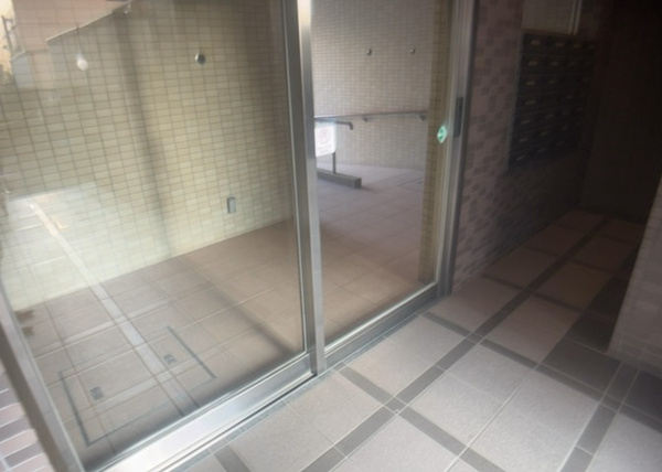 レサージュ南橋本2番館のロビー