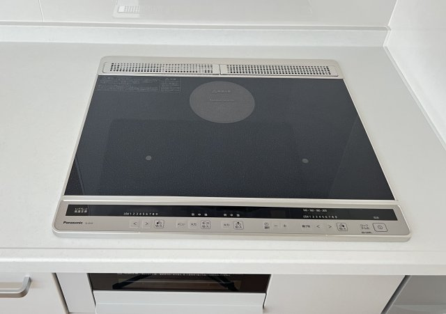 IHクッキングヒーター3口　安心安全で料理も楽しくなりそう