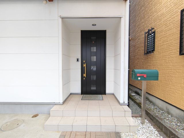 採光を考え抜いて造られた玄関！