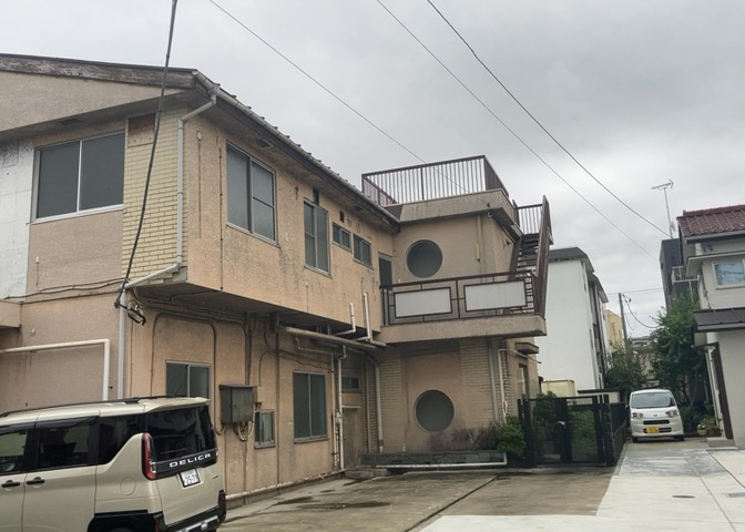 人が暮らすうえで日光は大切な要素となります。日当たりの良さは譲れないポイントですね。併せて近くに大きな建築物の建築予定がないか、あるいはそれが可能な土地が近くにないか事前に確認することもお勧めします。