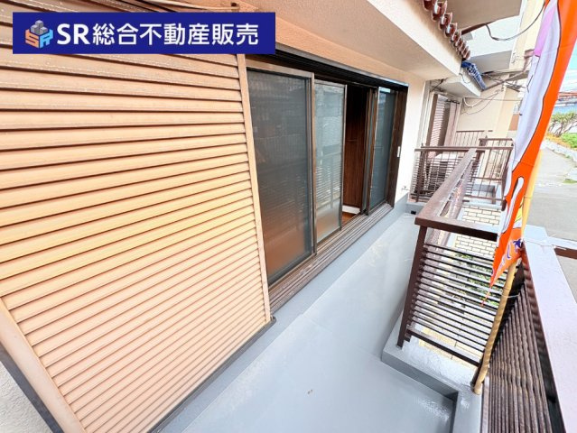 2面バルコニーなので使い勝手が良く、陽当たり良好で洗濯物が乾きやすいです！　