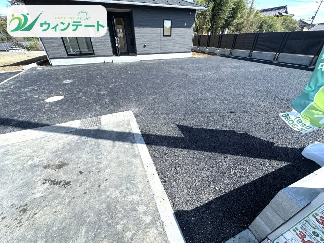 広々とした駐車場♪並列3台どころではありません♪