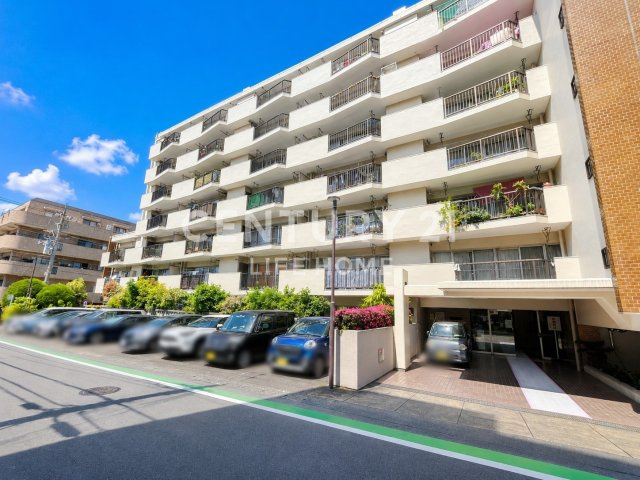 落ち着いた雰囲気の外観です