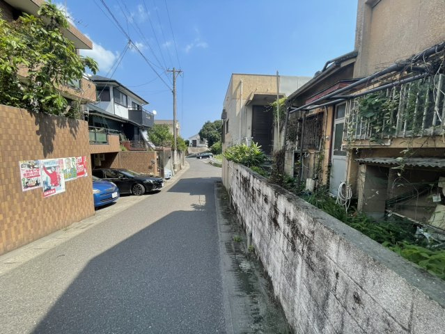 前面道路含む現地写真です