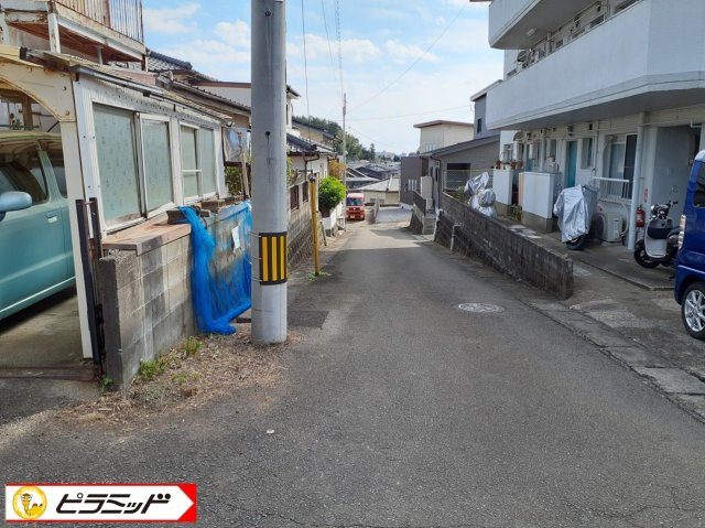 現地へ続く道路の様子です。