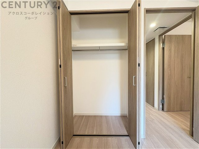 衣類やアクセサリー、小物類の収納が便利で整理整頓がしやすく、部屋の美観を保ちつつ、スペースを最大限に活用できます。衣服のしわやダメージを防ぎ、長持ちさせることができます。　