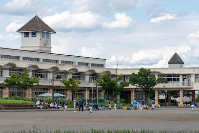 向陽台小学校まで徒歩8分
