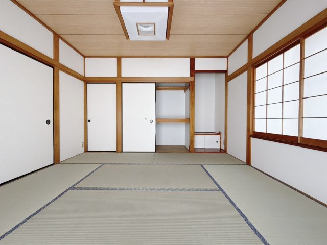 ■和室｜和室を書斎にしたり、冬にはコタツを敷いて家族みんなで年越しをするのもいいですね。家族みんなのお気に入りの空間になります♪