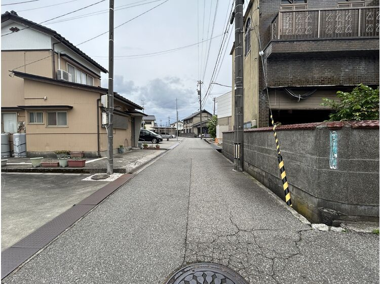 前面道路（北東道路）