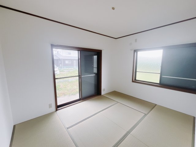 ■和室｜和室でしか味わえない畳ならではの香りや素材で和のやすらぎを感じてください♪休日はお子様とお昼寝するのにも最適です！