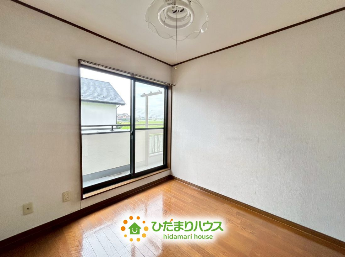 お子様のお部屋にぴったりな陽光溢れる洋室です！