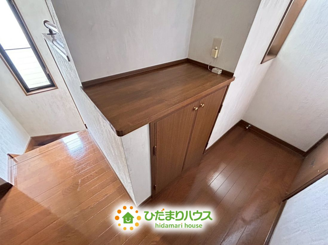 フローリングはワックス仕上げされております！