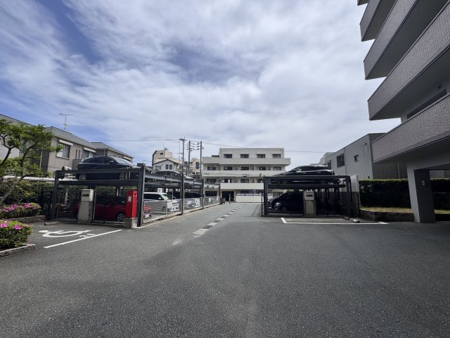 駐車場空き有（機械式、月額9000円）