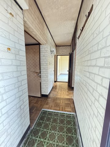 家族の帰り、遊びにきてくれる友人を優しく迎えるスペースです。