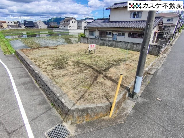 陽当り良好な角地！建築しやすい綺麗な更地です。