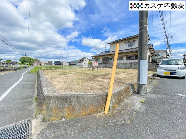 陽当り良好な角地！建築しやすい綺麗な更地です。