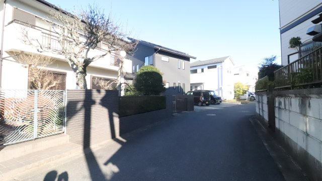 静かな前面道路が守る、穏やかな暮らし