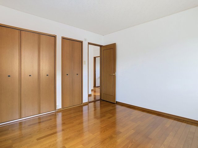 2階洋室約8帖
