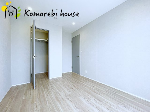 スタンダードな洋室です