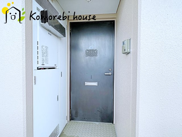 毎日通る玄関はこちらです