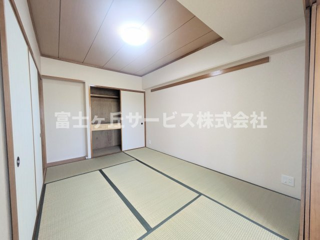 リビング横の和室です