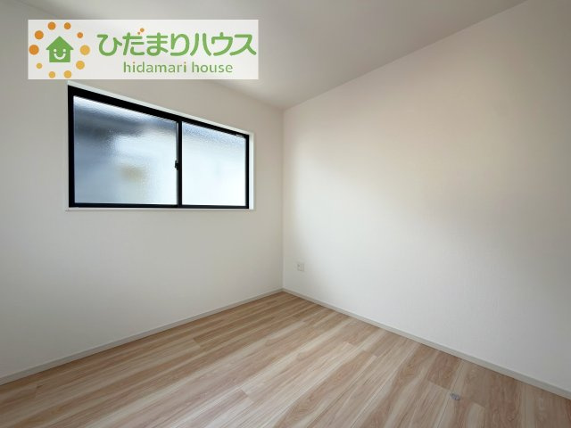 机にベットを置けば子供部屋の完成です！