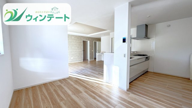 無駄のないシンプルなLDKデザイン。生活動線がスムーズで、家事や育児がしやすい間取りです。