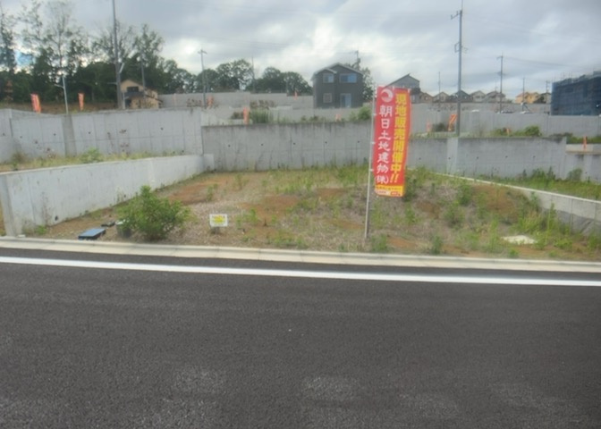 土地探しをしていると都市計画区域という言葉を目にすると思います。法律によって、都道府県知事や国土交通大臣が指定するエリアのことを指しており、都市計画区域は市街化区域と市街化調整区域に分けられています。