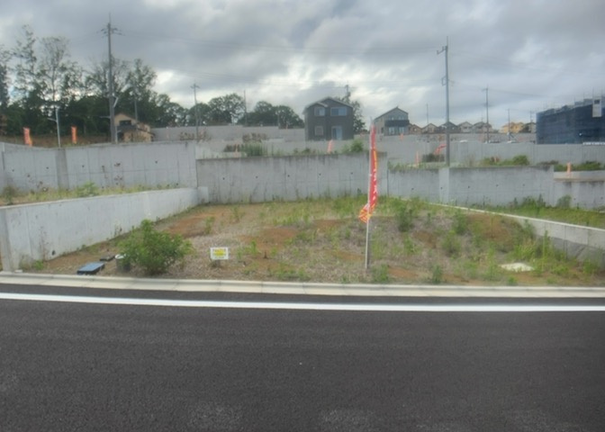 家を建てる前提で土地を探している場合、地盤の丈夫さは譲れない条件の一つです。地盤が脆弱だと追加工事が必要となります。また、過去に地盤沈下や液状化現象を起こした土地は、できるだけ避けた方がいいでしょう。