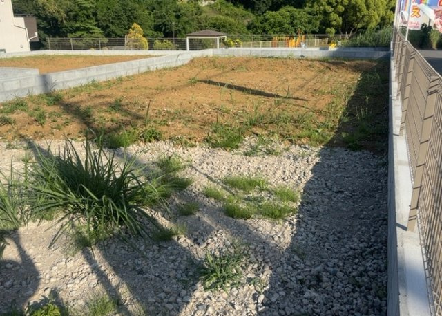 物件の詳細については、現地を見てわかること以外に、役所や法務局などで調べないとわからないことがあります。そのため、現地に行く場合は、もしこの物件を買ったらどのような生活ができるかをイメージしましょう。