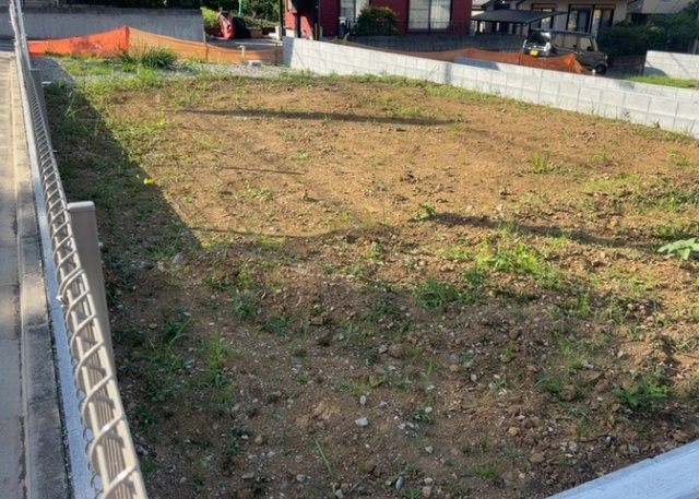 家を建てる前提で土地を探している場合、地盤の丈夫さは譲れない条件の一つです。地盤が脆弱だと追加工事が必要となります。また、過去に地盤沈下や液状化現象を起こした土地は、できるだけ避けた方がいいでしょう。
